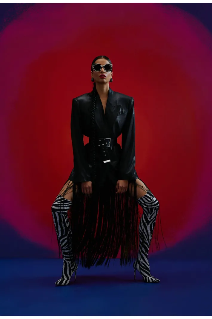 marynarka_blair_black_glo_1.webp AGGI Marynarka Blair Black Glow^ Marynarki